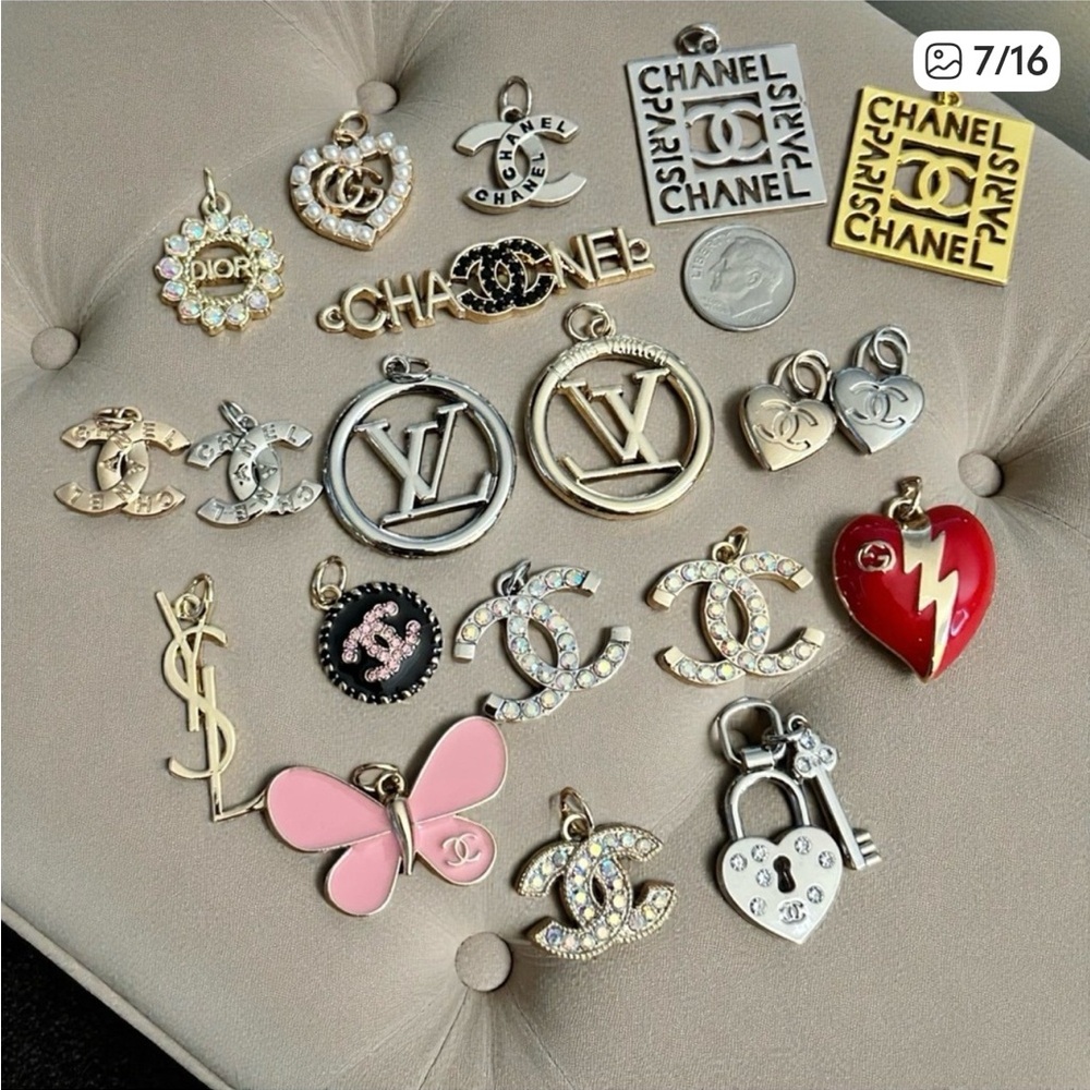 LIVE SHOW LISTING ONLY BUNDLE OF 3 PENDANTS - Picture 9 of 16